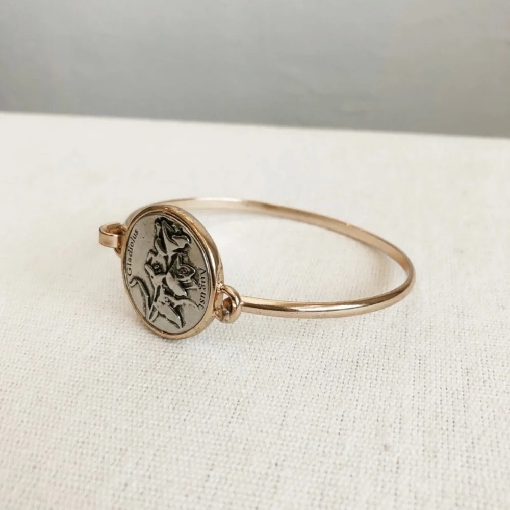 Vintage August Flower Bracelet - Picture 2 of 4